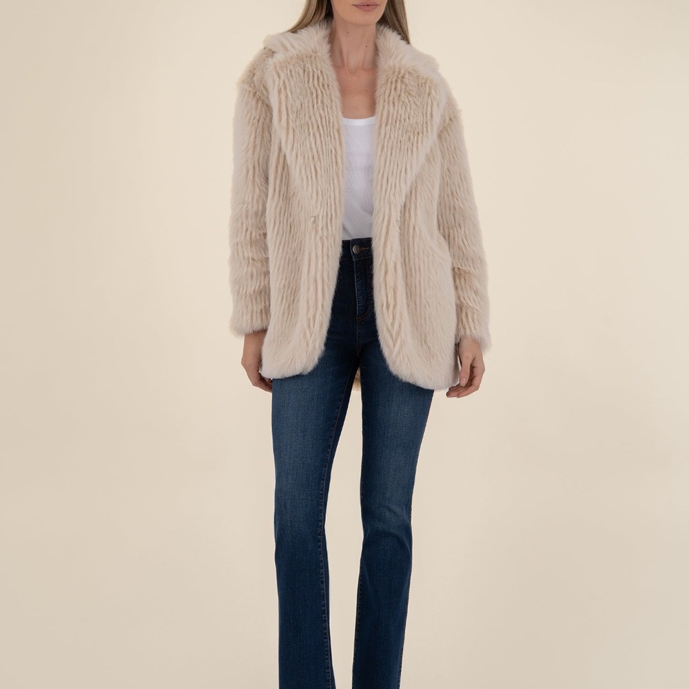 Kut from the Kloth Noelia Faux Fur Coat, Exclusive Size X SMALLX SMALL / Cream